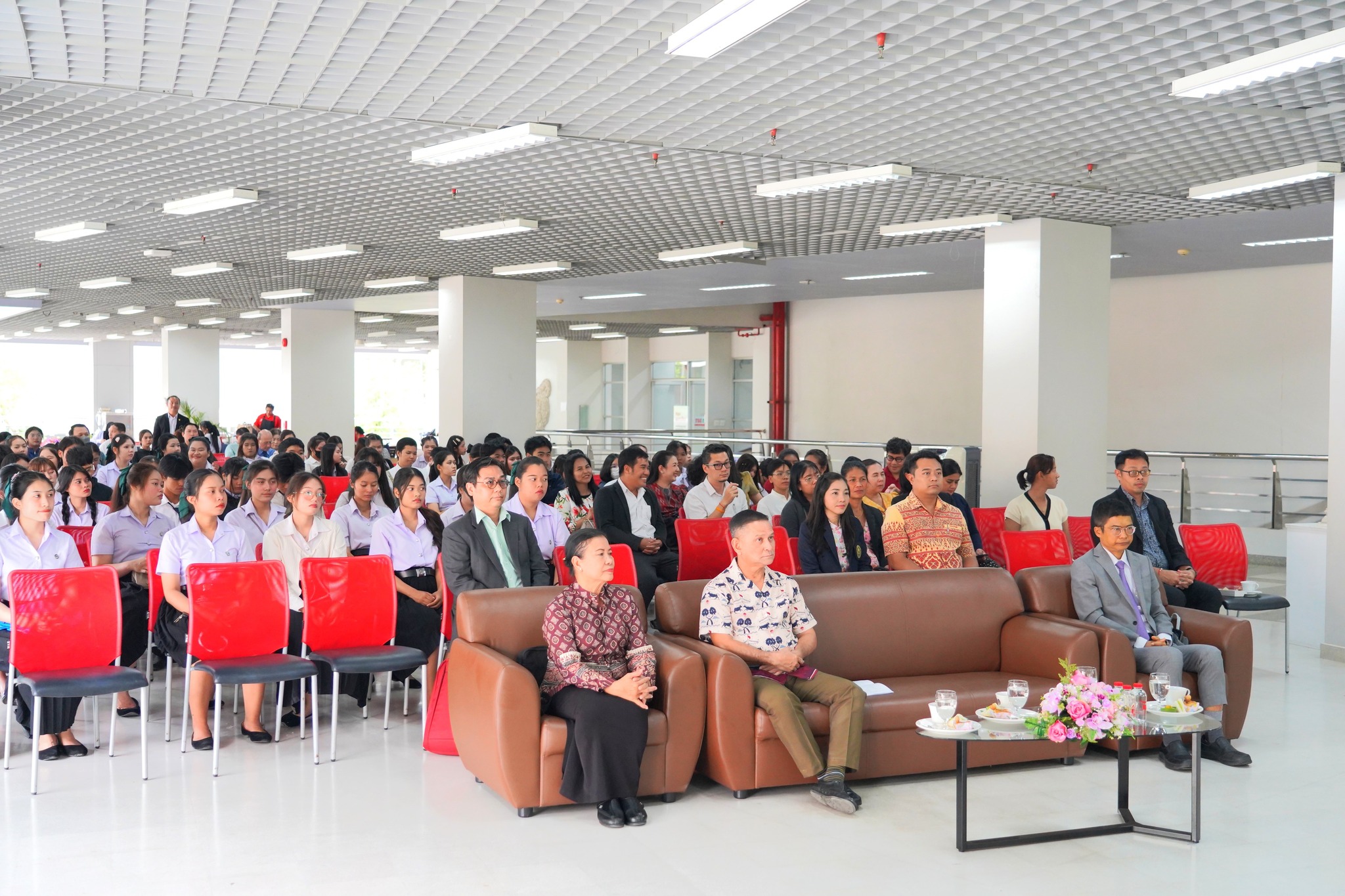 เข้าร่วมพิธีเปิด “ศูนย์เรียนรู้ละครชาตรีเมืองเพชร มหาวิทยาลัยราชภัฏเพชรบุรี” - รูปที่ 4