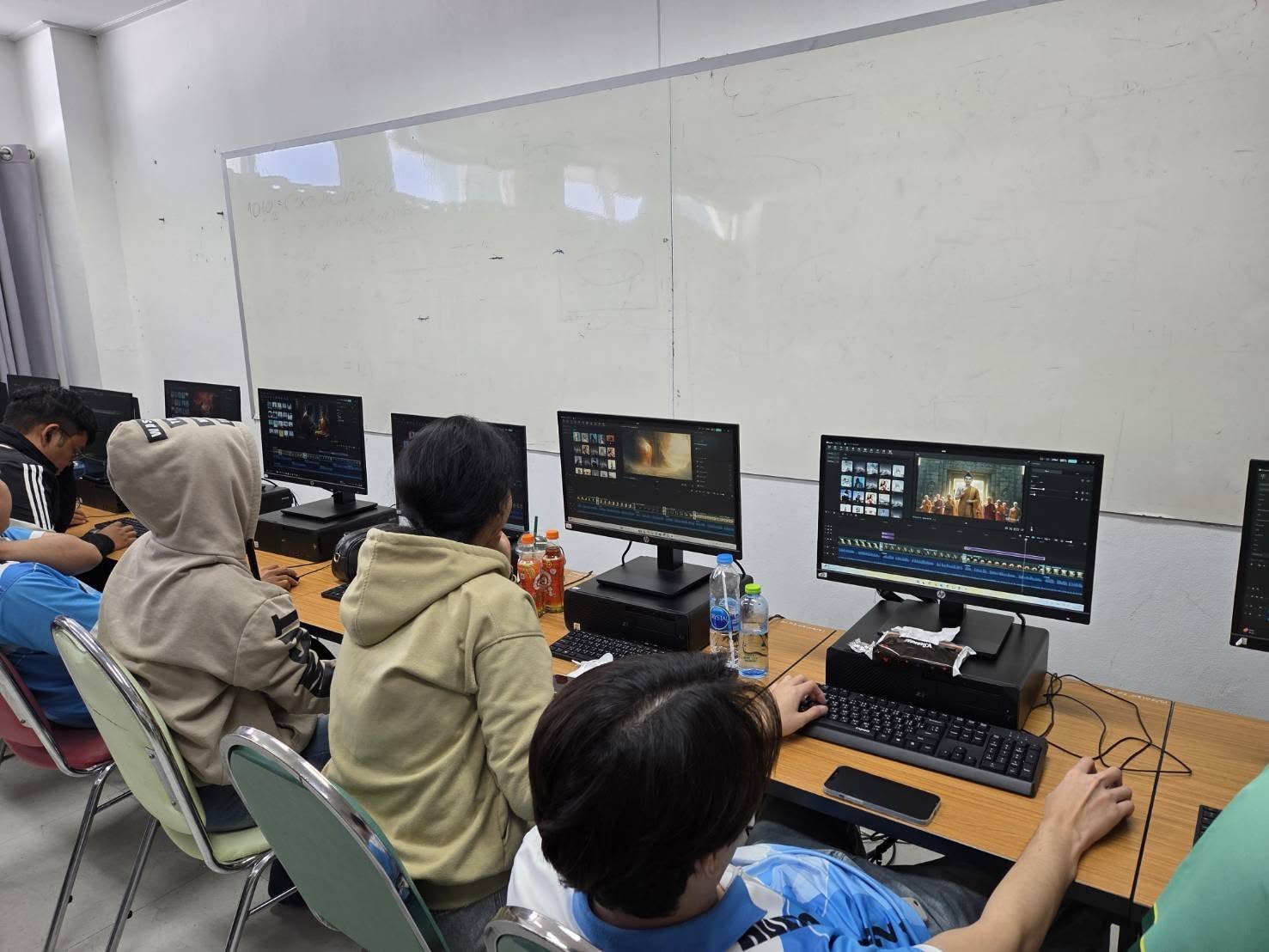 คณะเทคโนโลยีสารสนเทศ โดยอาจารย์กรกรต เจริญผล จัดการอบรมเชิงปฏิบัติการการประยุกต์ใช้เจเจอเรทีฟเอไอ เพื่อยกระดับการทำงานในสำนักงานดิจิทัล - รูปที่ 3