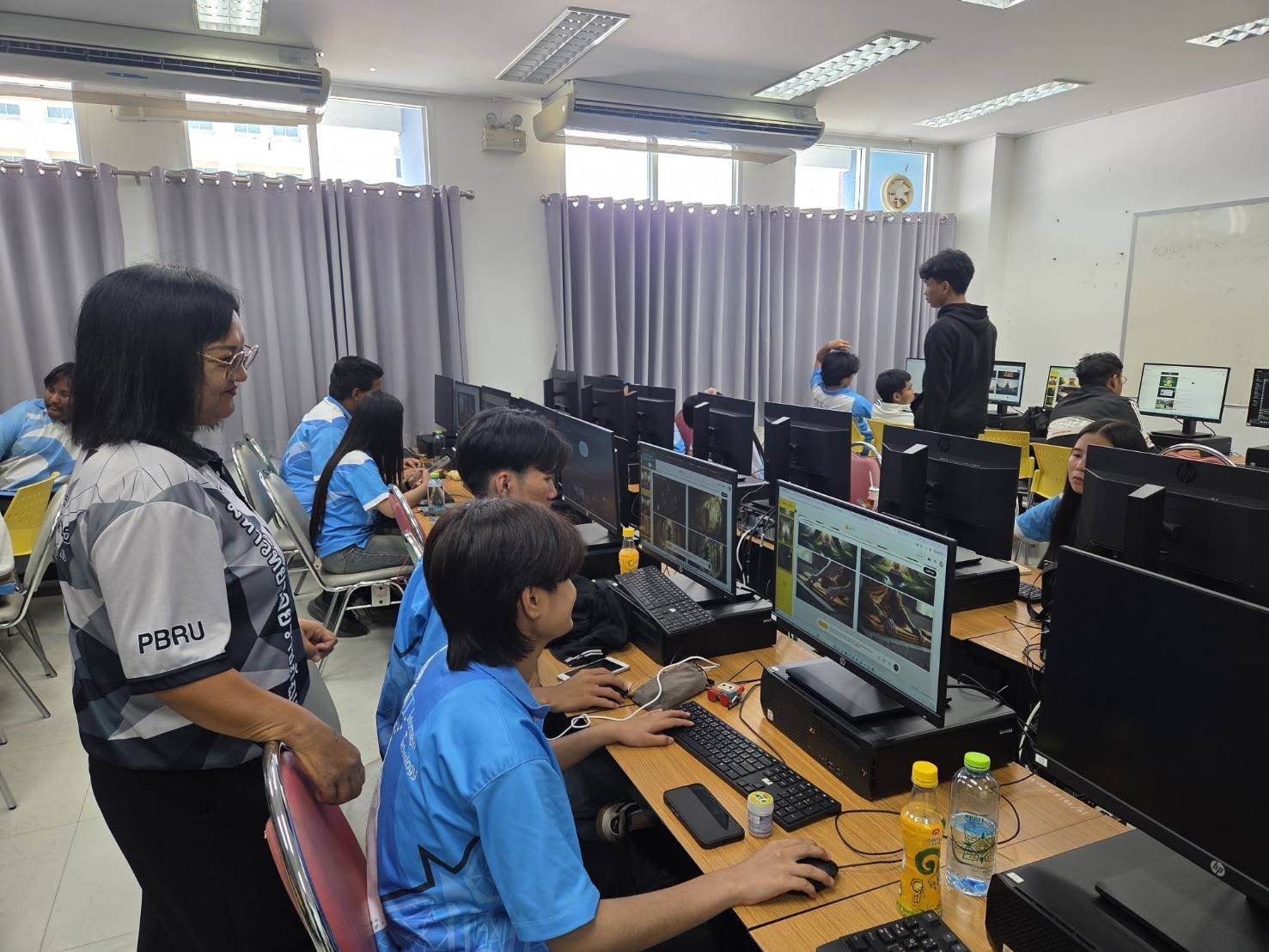 คณะเทคโนโลยีสารสนเทศ โดยอาจารย์กรกรต เจริญผล จัดการอบรมเชิงปฏิบัติการการประยุกต์ใช้เจเจอเรทีฟเอไอ เพื่อยกระดับการทำงานในสำนักงานดิจิทัล - รูปที่ 7