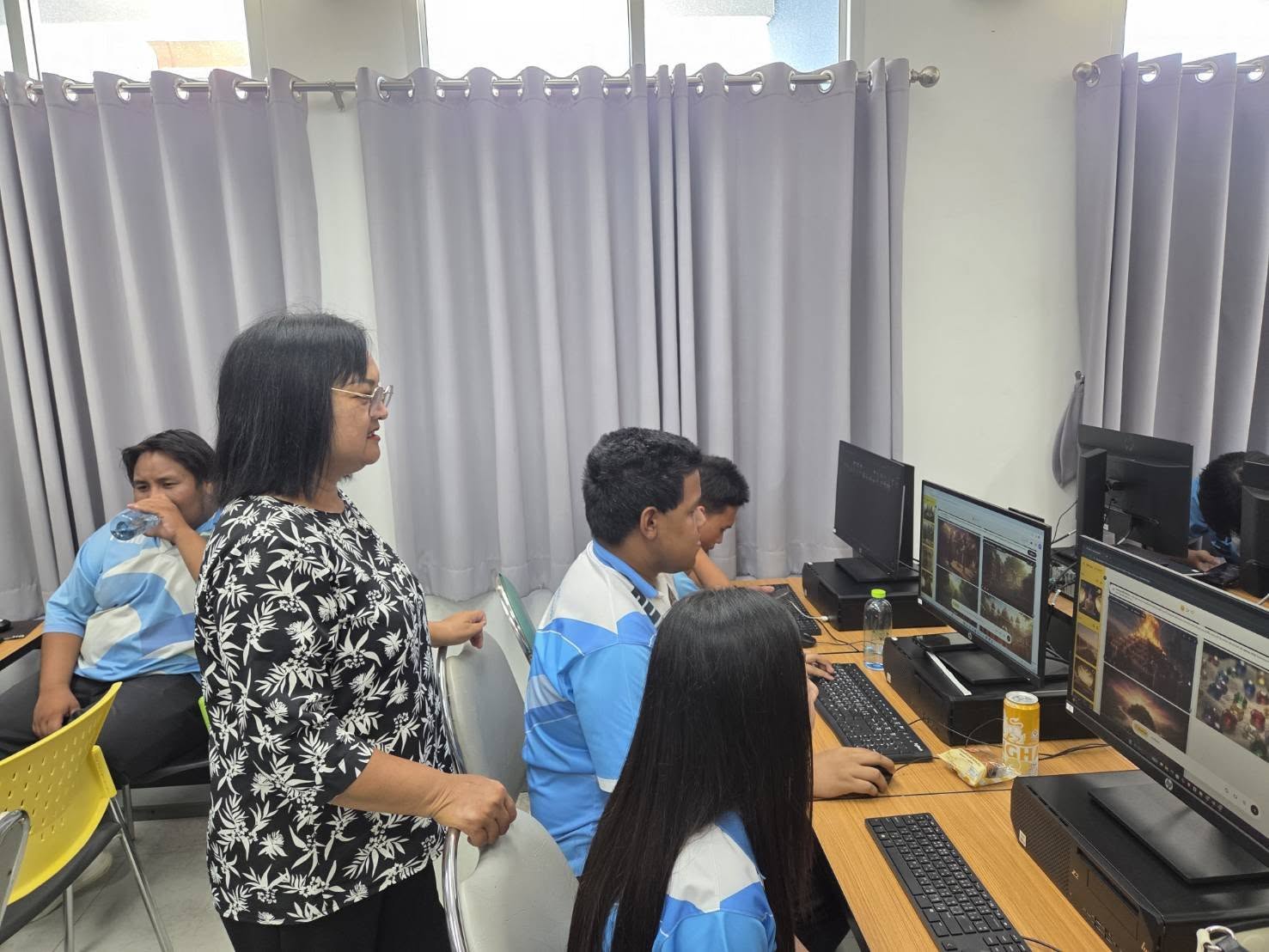 คณะเทคโนโลยีสารสนเทศ โดยอาจารย์กรกรต เจริญผล จัดการอบรมเชิงปฏิบัติการการประยุกต์ใช้เจเจอเรทีฟเอไอ เพื่อยกระดับการทำงานในสำนักงานดิจิทัล - รูปที่ 5