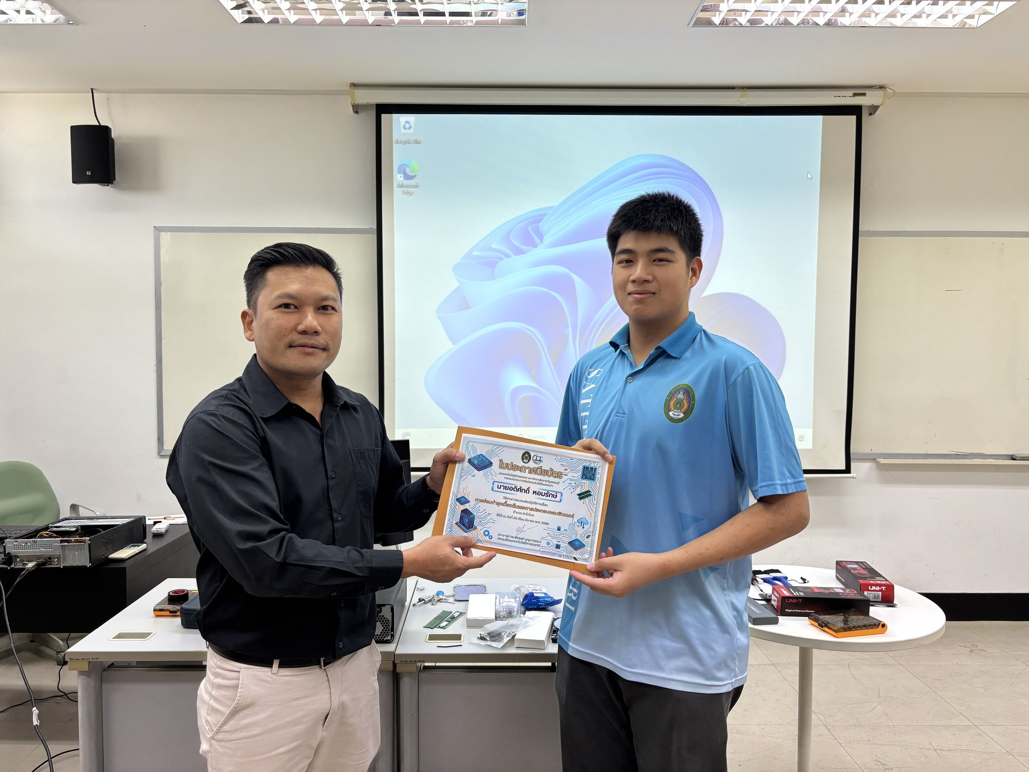 คณะเทคโนโลยีสารสนเทศ จัดการอบรมเชิงปฏิบัติการ หลักสูตระยะสั้น เรื่องการซ่อมบำรุงเบื้องต้นและการประกอบคอมพิวเตอร์ - รูปที่ 8