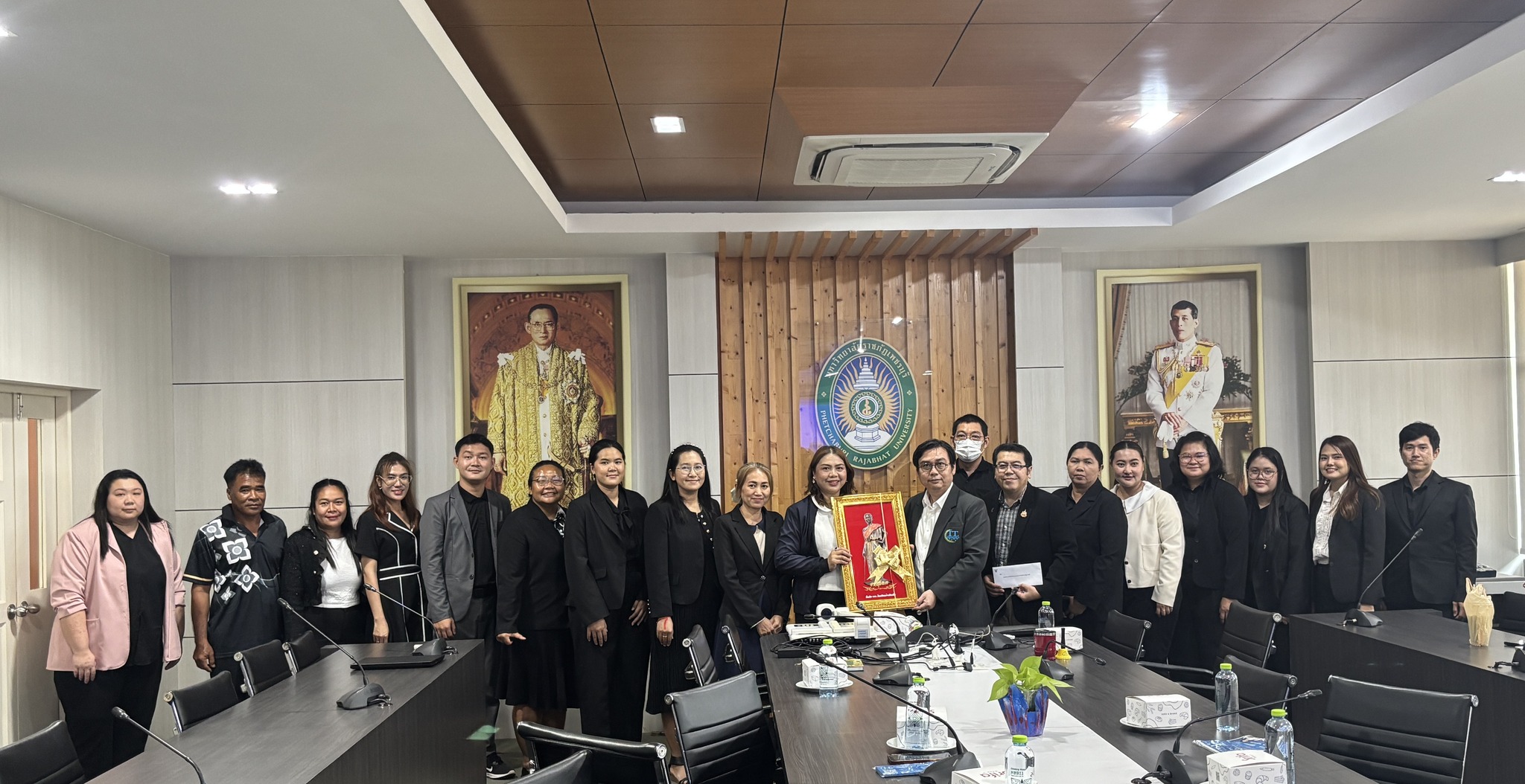 คณะเทคโนโลยีสารสนเทศ ต้อนรับคณะศึกษาดูงานและรับการอบรมเรื่อง “เทคโนโลยีดิจิทัลและปัญญาประดิษฐ์ (AI)” จากโรงเรียนบ้านหินเพิง จังหวัดนครราชสีมา