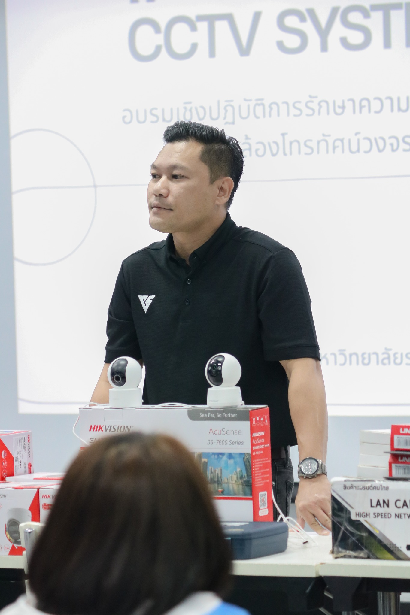 คณะเทคโนโลยีสารสนเทศ โดยสาขาวิชาคอมพิวเตอร์ (ค.บ.) จัดการอบรมเชิงปฏิบัติการWork Integrated Learning วิชาเครือข่ายคอมพิวเตอร์ เชิงบูรณาการและรักษาความปลอดภัยระบบกล้องโทรทัศน์วงจรปิด (IP-CCTV) ณ ห้องประชุมวรชัยเยาวปาณี อาคารราชพฤกษ์ คณะเทคโนโลยีสารสนเทศ - รูปที่ 2