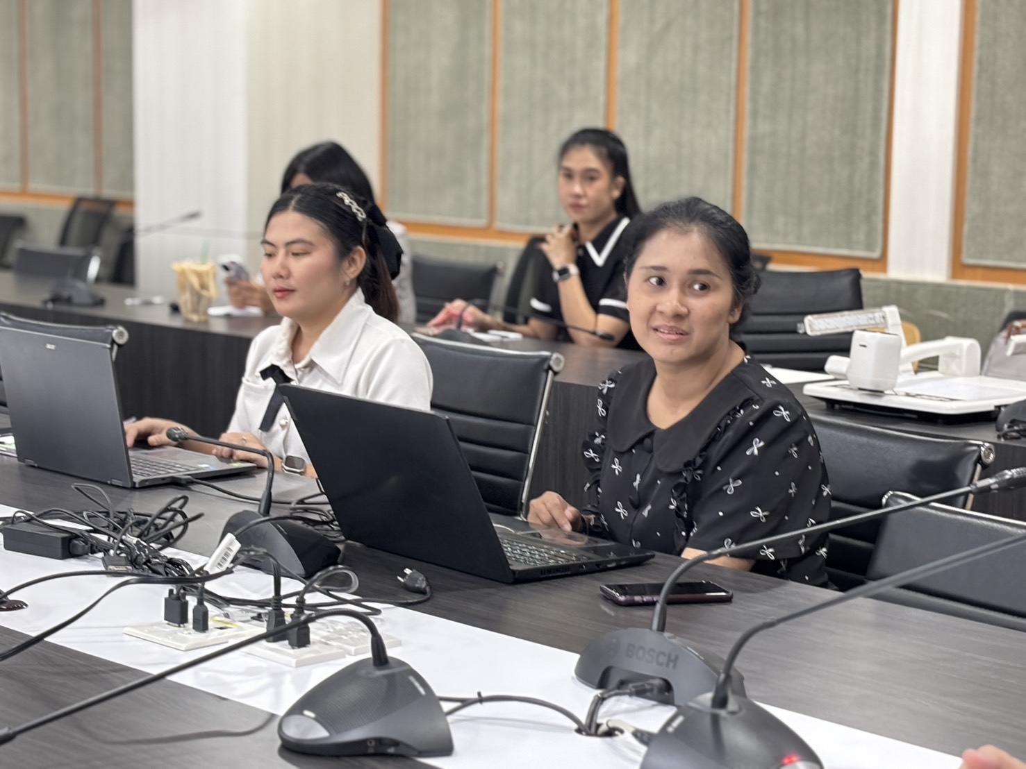 คณะเทคโนโลยีสารสนเทศ จัดการประชุมเพื่อขับเคลื่อนโครงการส่งเสริมการเรียนรู้สู่ชุมชน เพื่อรับมือการเปลี่ยนแปลงภูมิอากาศ (Climate Change) กิจกรรม Clean Air for Life : ภารกิจพิชิตฝุ่น PM 2.5 เพื่อคุณภาพชีวิตที่ดีในชุมชน ประจำปีงบประมาณ 2569 ในวันพุธที่ 29 เมษ - รูปที่ 3