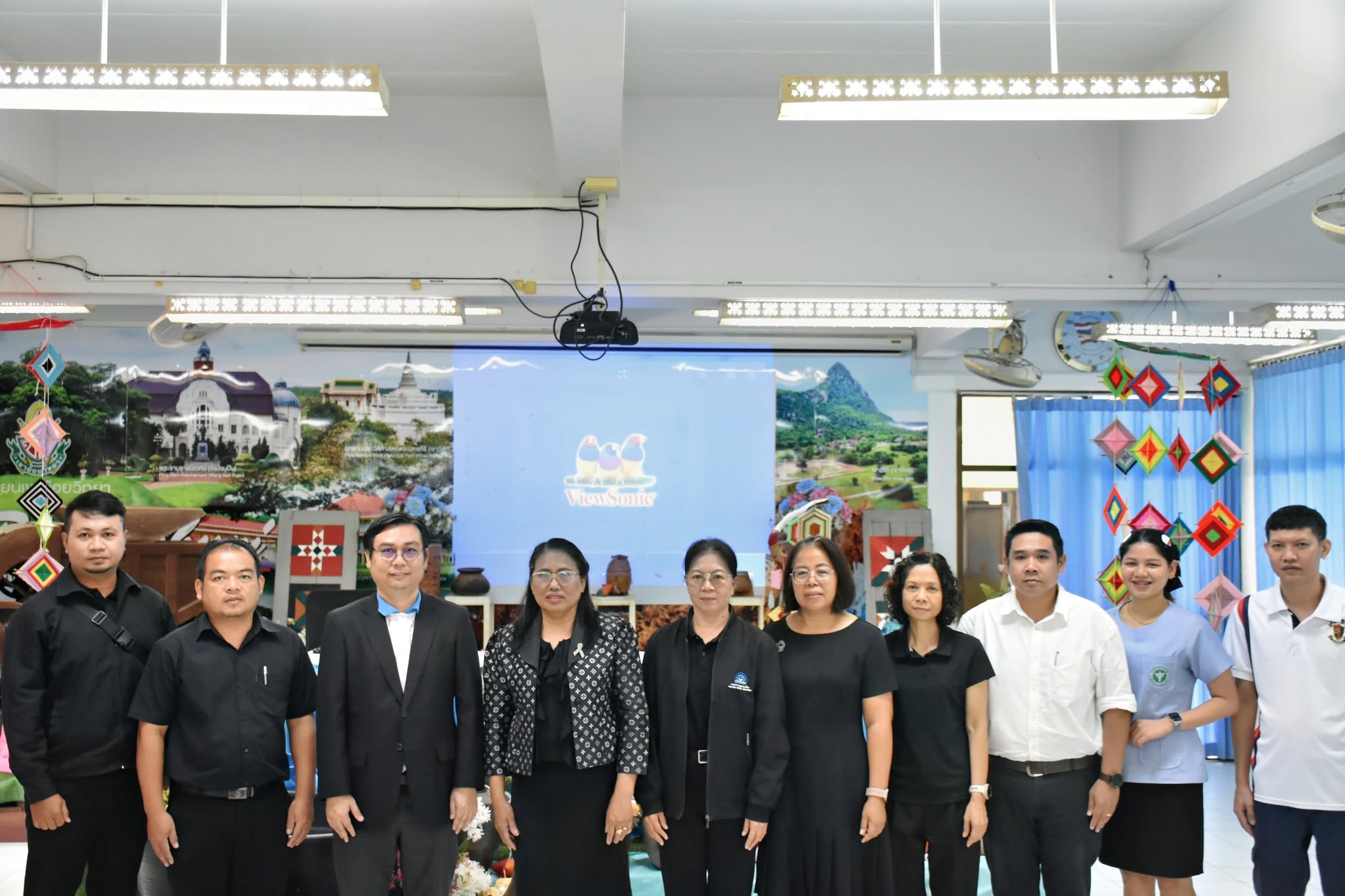มหาวิทยาลัยราชภัฏเพชรบุรี โดยคณะเทคโนโลยีสารสนเทศ จัดการอบรมเชิงปฏิบัติการ เรื่อง “รู้เท่าทันฝุ่น PM 2.5 เพื่อสุขภาพชีวิตที่ดี” ในโครงการส่งเสริมการเรียนรู้สู่ชุมชน เพื่อการรับมือการเปลี่ยนแปลงภูมิอากาศ (Climate Change) ภายใต้กิจกรรม Clean Air for Life : - รูปที่ 6