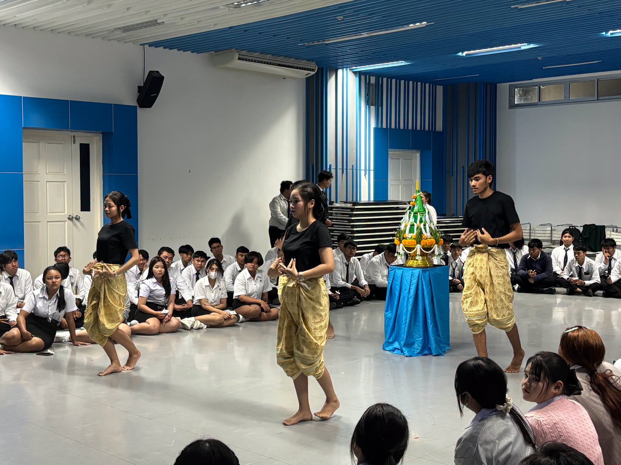 คณะเทคโนโลยีสารสนเทศ มหาวิทยาลัยราชภัฏเพชรบุรี จัดกิจกรรม “บายศรีสู่ขวัญ” ให้กับนักศึกษาใหม่ ปีการศึกษา 2569 - รูปที่ 13