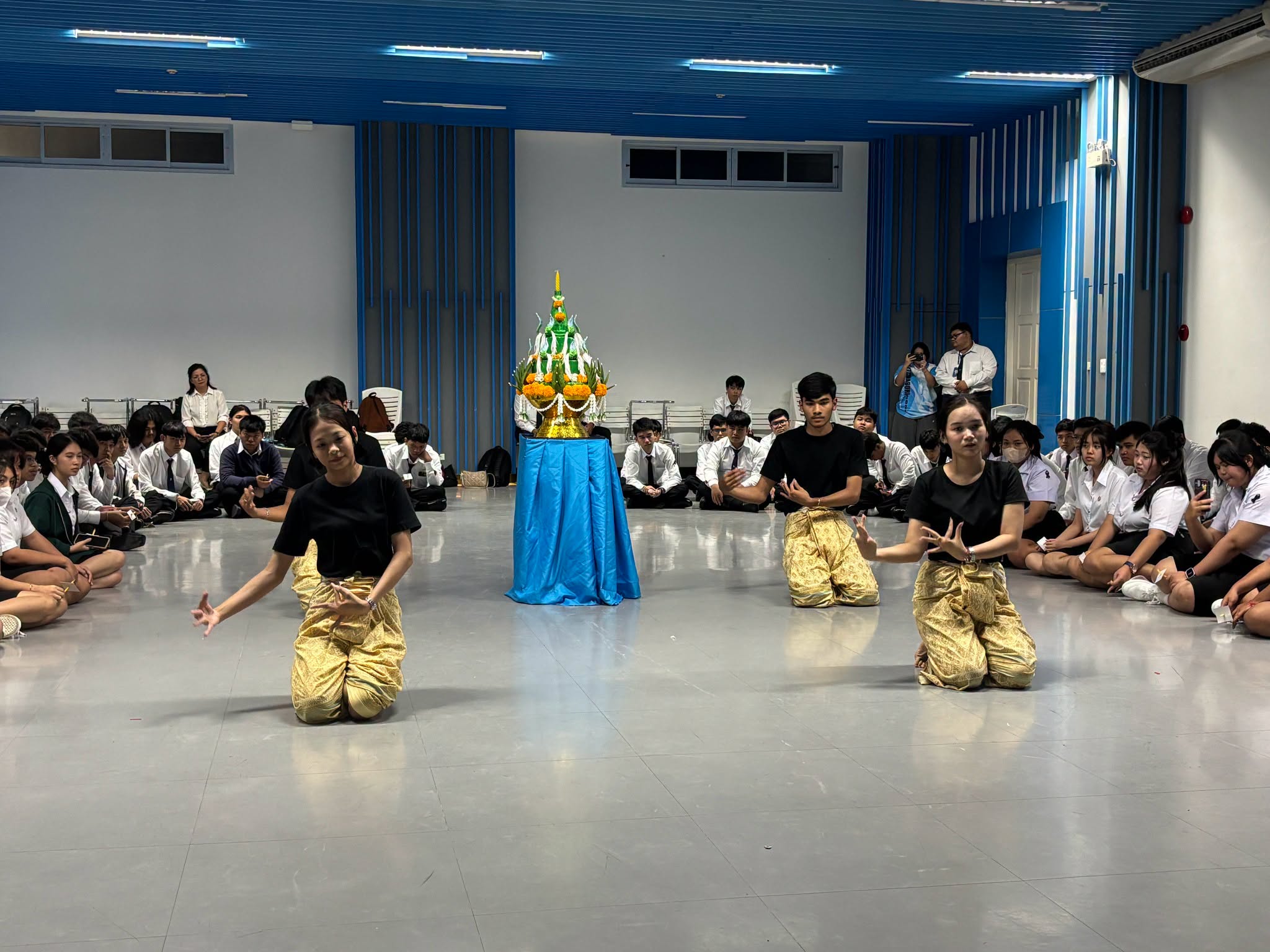 คณะเทคโนโลยีสารสนเทศ มหาวิทยาลัยราชภัฏเพชรบุรี จัดกิจกรรม “บายศรีสู่ขวัญ” ให้กับนักศึกษาใหม่ ปีการศึกษา 2569 - รูปที่ 14