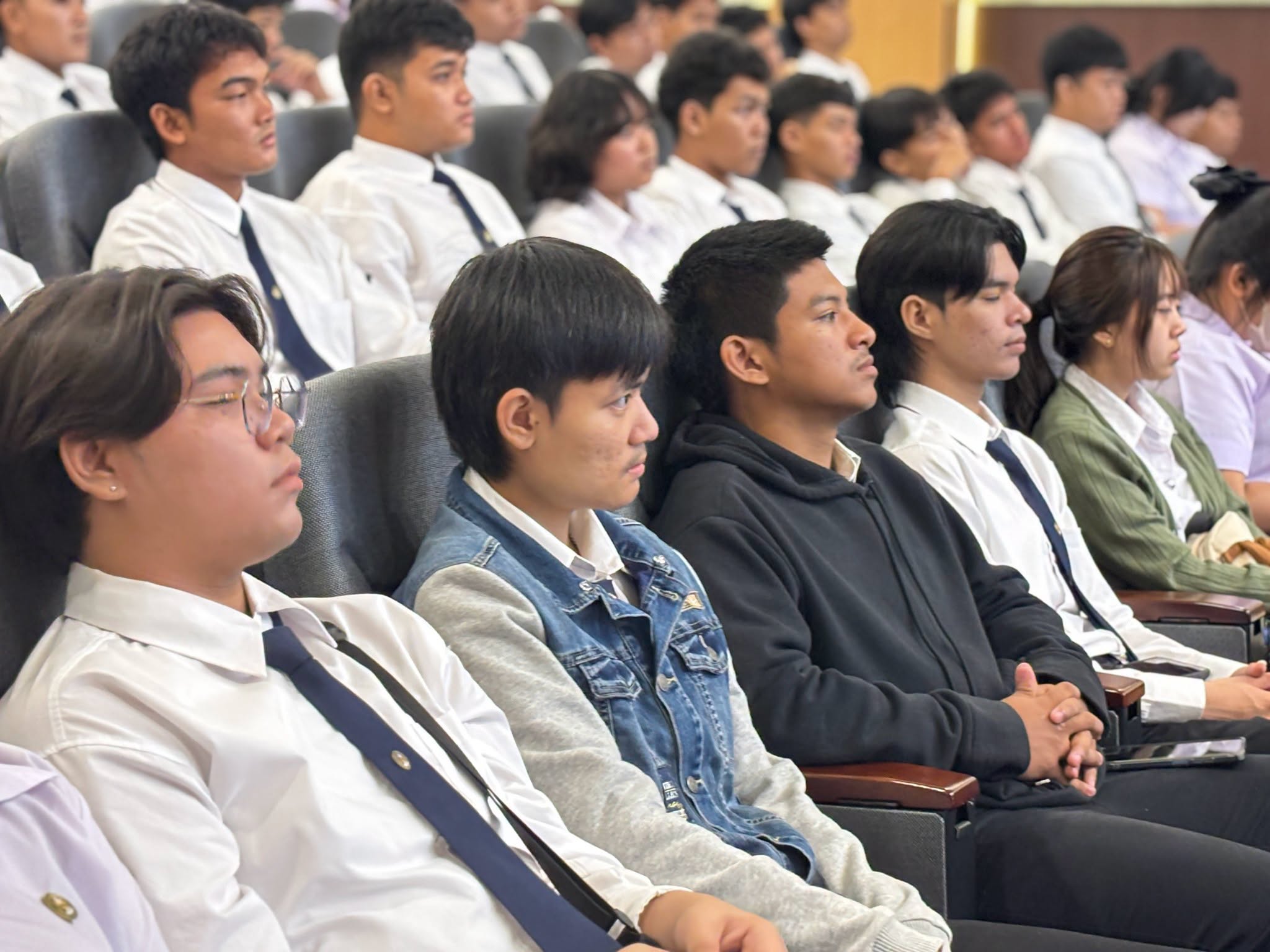 คณะเทคโนโลยีสารสนเทศ มหาวิทยาลัยราชภัฏเพชรบุรี จัดกิจกรรมปฐมนิเทศระดับคณะ ให้กับนักศึกษาใหม่ประจำปีการศึกษา 2569 - รูปที่ 9