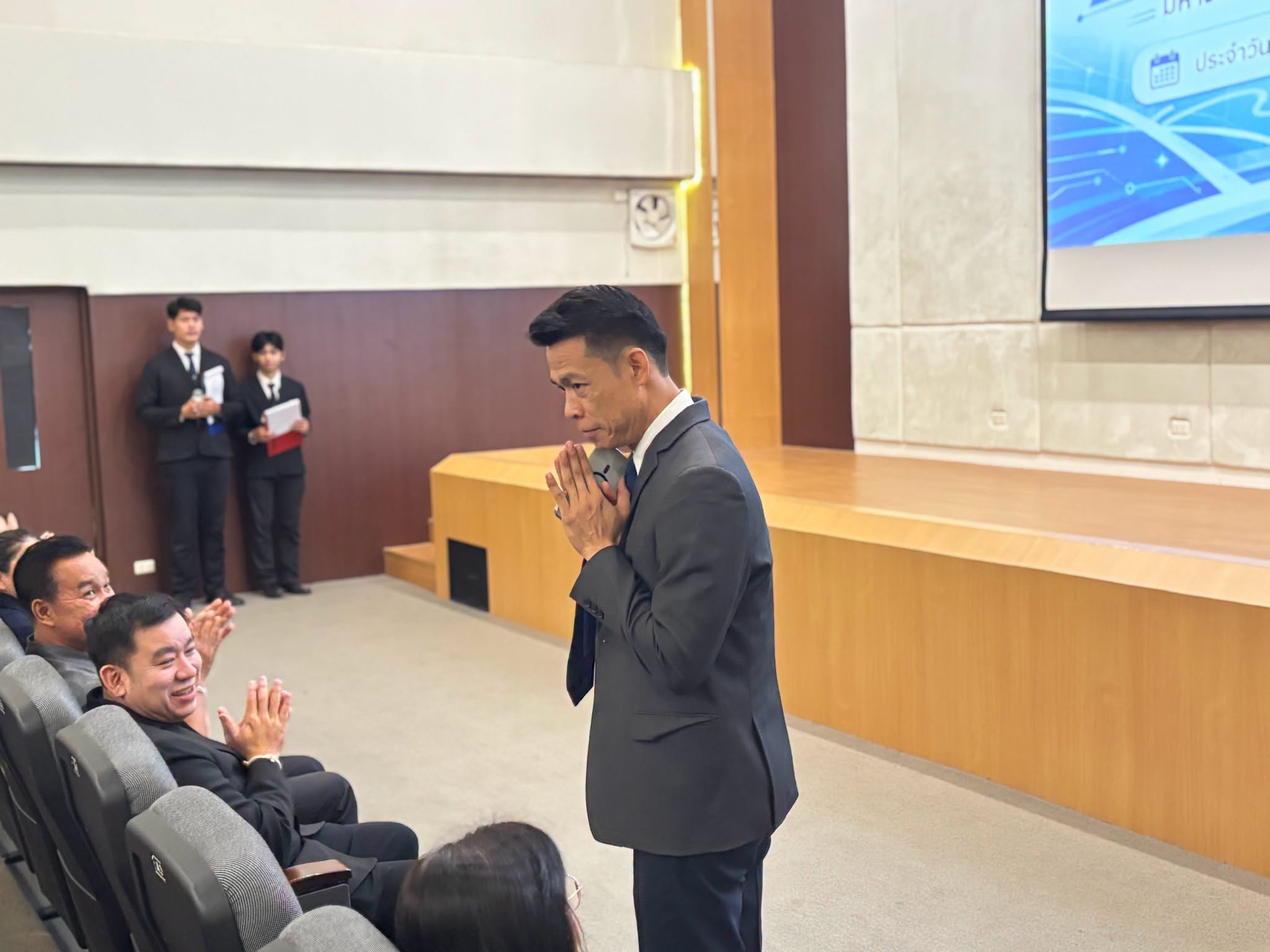 คณะเทคโนโลยีสารสนเทศ มหาวิทยาลัยราชภัฏเพชรบุรี จัดกิจกรรมปฐมนิเทศระดับคณะ ให้กับนักศึกษาใหม่ประจำปีการศึกษา 2569 - รูปที่ 13