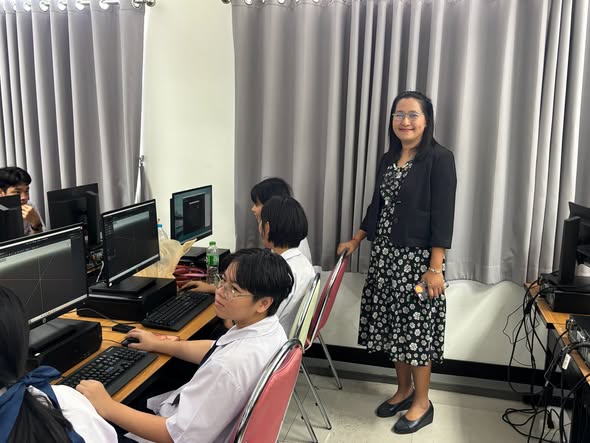 คณะเทคโนโลยีสารสนเทศ มหาวิทยาลัยราชภัฏเพชรบุรี ให้การต้อนรับและจัดกิจกรรมบูรณาการศึกษาเรียนรู้ ด้านเทคโนโลยีสารสนเทศ ให้กับนักเรียนโรงเรียนสาธิตมหาวิทยาลัยราชภัฏเพชรบุรี