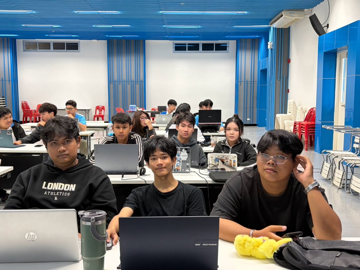 บรรยากาศกิจกรรม CS Bootcamp for Future Innovators หัวข้อ Problem Discovery & Business Model โดยได้รับเกียรติจาก อาจารย์รัญชิดา เบริล อาจารย์ประจำสาขาวิชาการบัญชี คณะวิทยาการจัดการ เป็นวิทยากรในการถ่ายทอดความรู้และประสบการณ์ด้านการพัฒนาแนวคิดนวัตกรรมเชิงธุ - รูปที่ 4