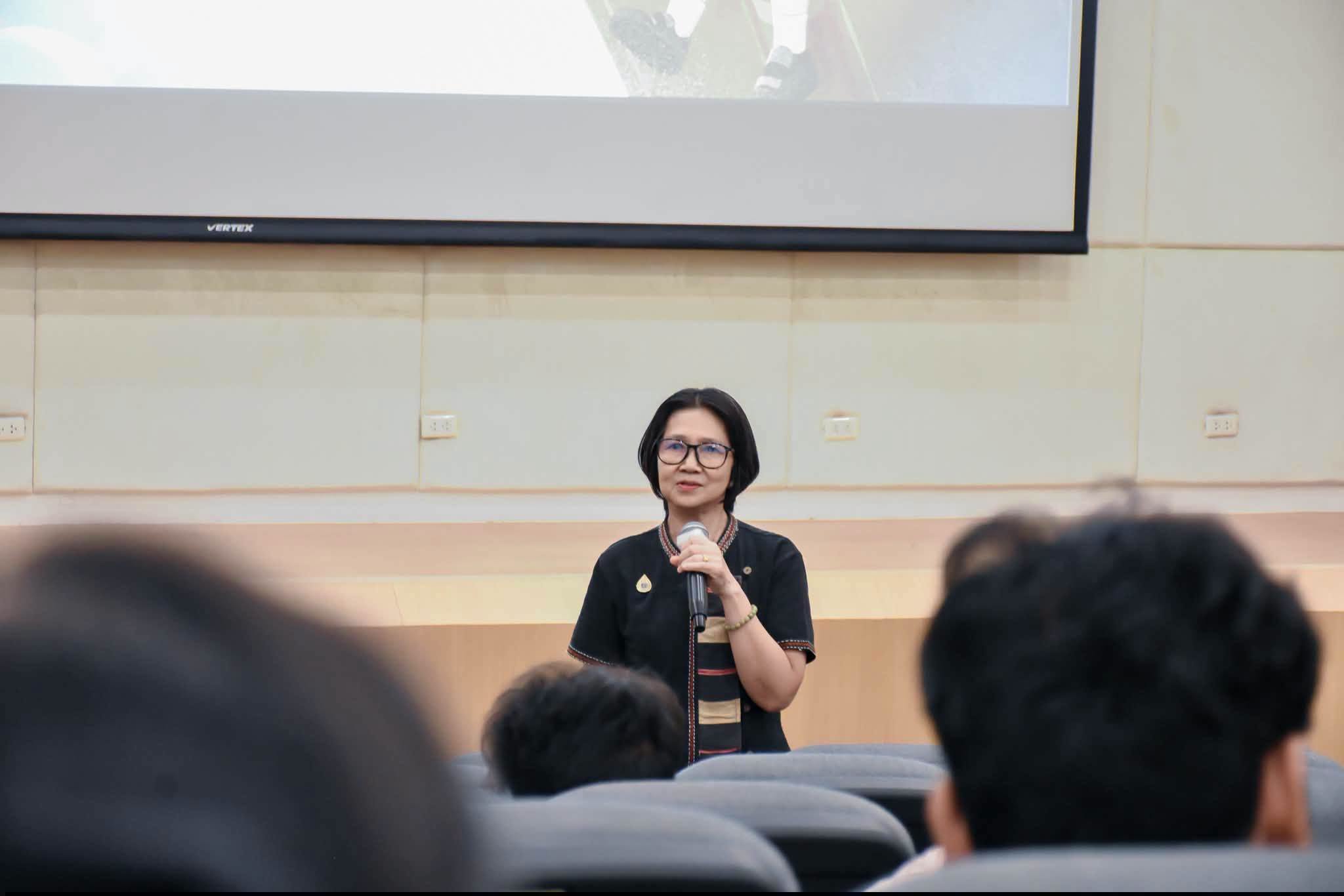 สาขาวิชาคอมพิวเตอร์ จัดกิจกรรมสัมมนาผลการฝึกปฏิบัติการวิชาชีพครู นำเสนอและแลกเปลี่ยนประสบการณ์จากการปฏิบัติจริง - รูปที่ 8